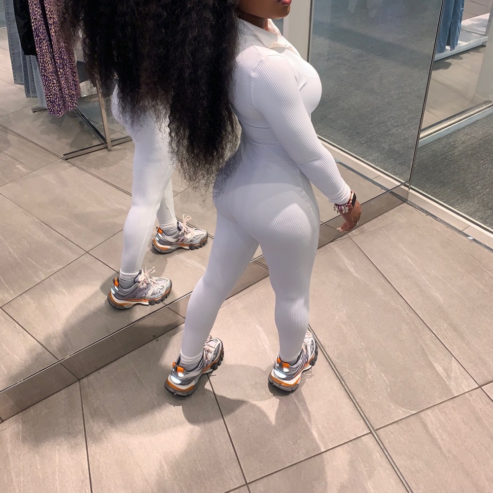WHITE STRETCHY JUMPSUIT